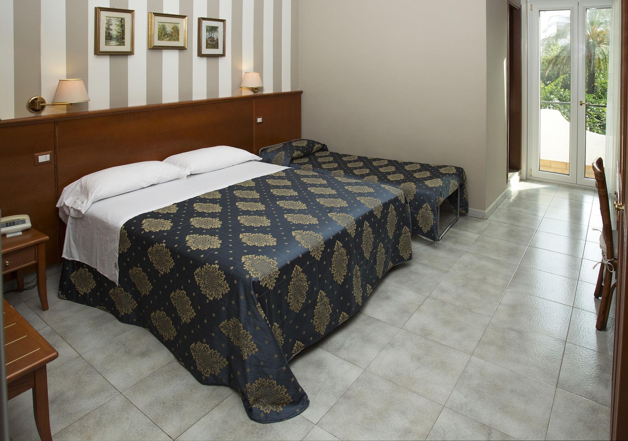 Hotel Redebora Torregrotta Zewnętrze zdjęcie