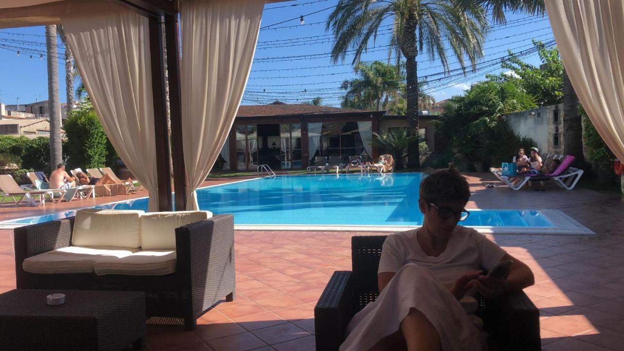Hotel Redebora Torregrotta Zewnętrze zdjęcie
