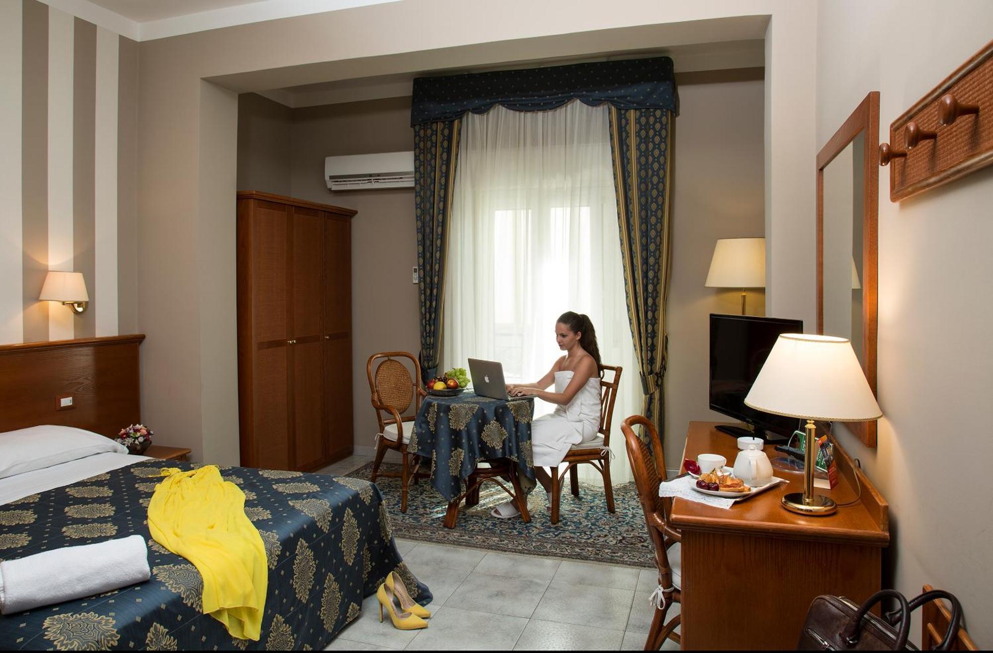 Hotel Redebora Torregrotta Pokój zdjęcie