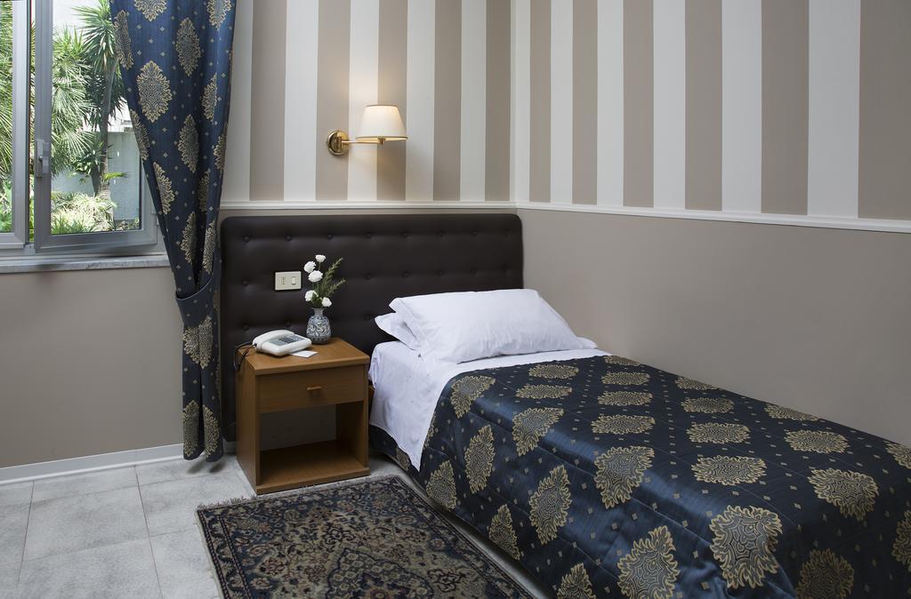 Hotel Redebora Torregrotta Zewnętrze zdjęcie